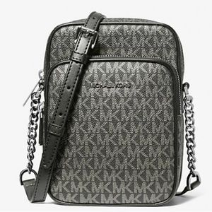 Signature Logo Crossbody Bag
Color: BLACK/SILVER
Size: ONE SIZE
Quantity: 1